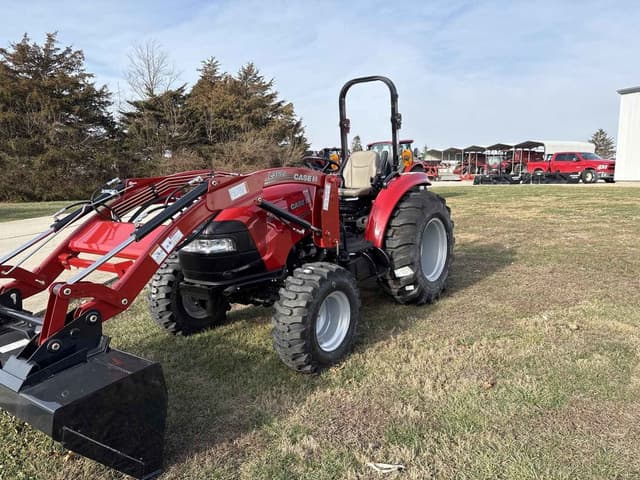 Image of Case IH Farmall 45C equipment image 4