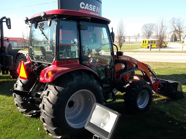 Image of Case IH Farmall 55C equipment image 3