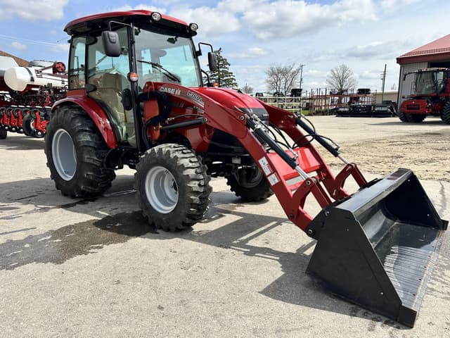 Image of Case IH Farmall 55C equipment image 4