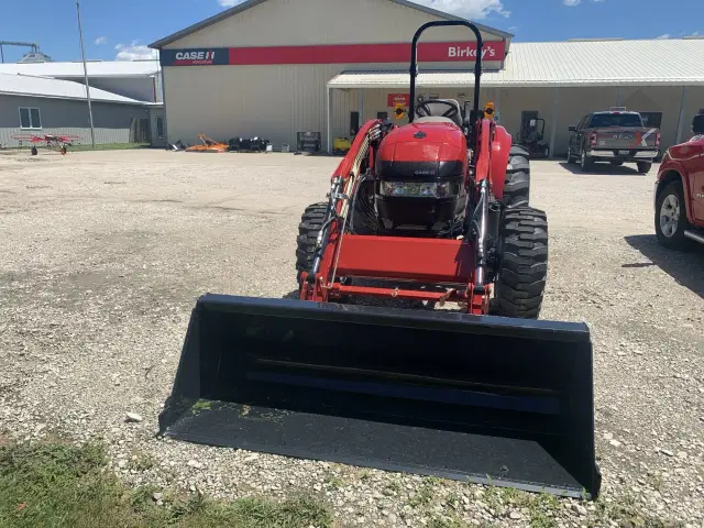 Image of Case IH Farmall 55C equipment image 1