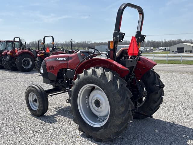 Image of Case IH Farmall 60A equipment image 4