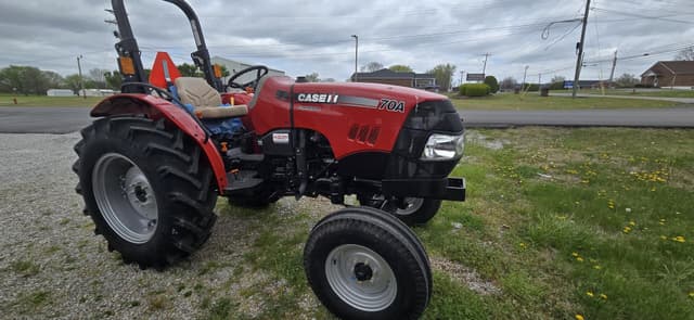 Image of Case IH Farmall 70A equipment image 1