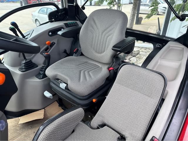 Image of Case IH Farmall 75A equipment image 3