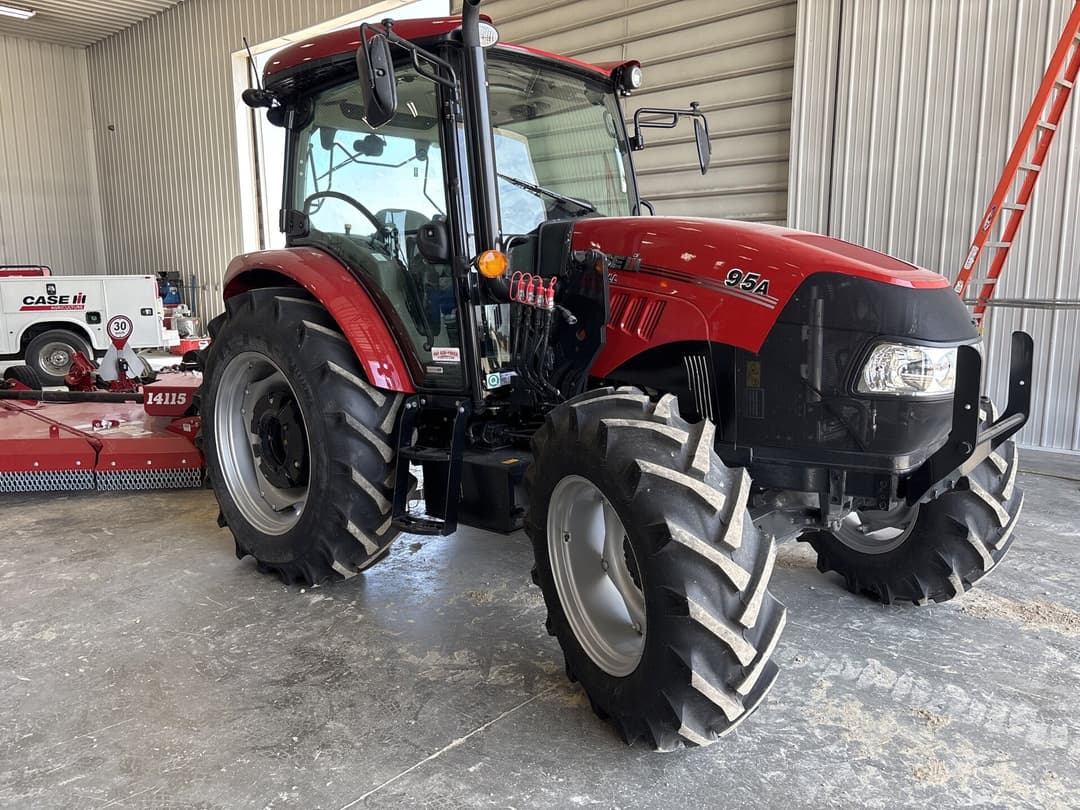 Image of Case IH Farmall 95A Primary image