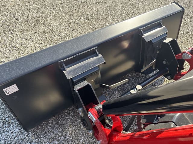 Image of Case IH Farmall 120C equipment image 3