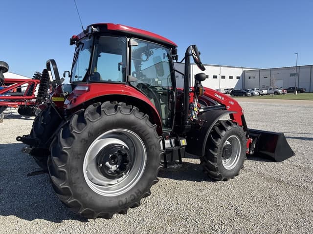 Image of Case IH Farmall 120C equipment image 4