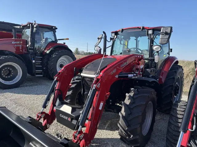 Image of Case IH Farmall 120C equipment image 2