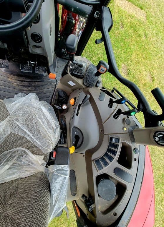 Image of Case IH Farmall 75C equipment image 4