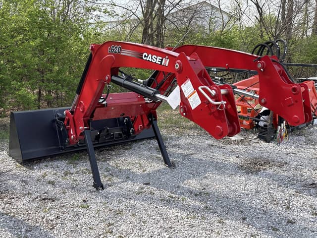 Image of Case IH L620 equipment image 4