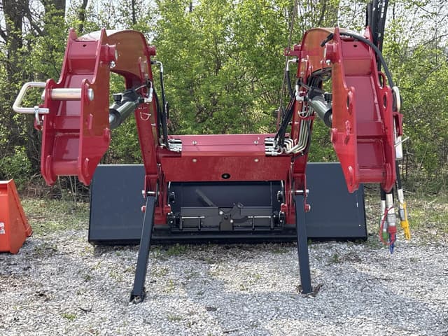 Image of Case IH L620 equipment image 3
