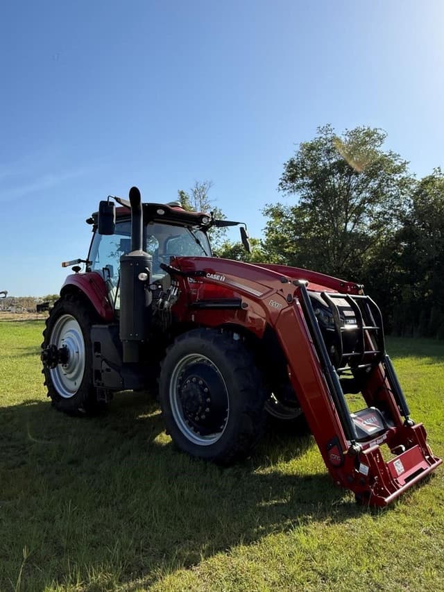 Image of Case IH Magnum 200 equipment image 4