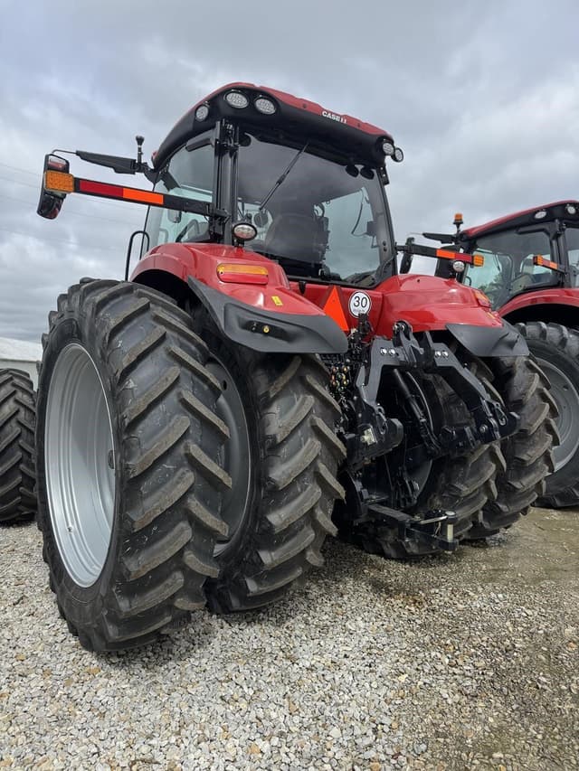 Image of Case IH Magnum 200 equipment image 3