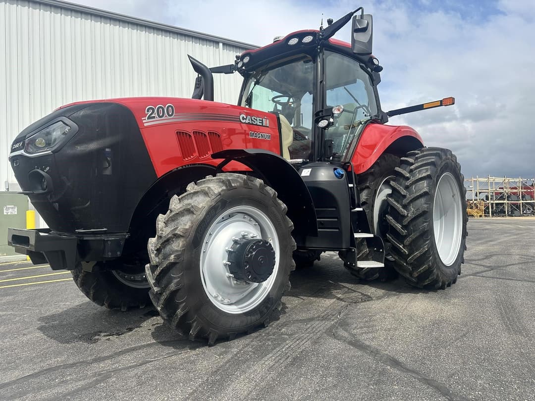 Image of Case IH Magnum 200 Primary image
