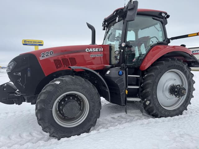 Image of Case IH Magnum 220 equipment image 1