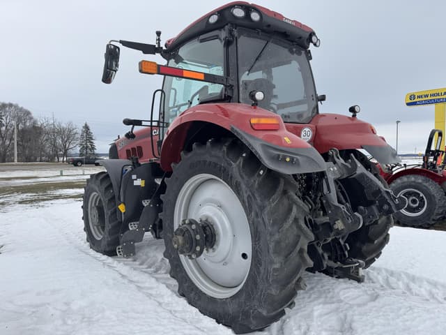 Image of Case IH Magnum 220 equipment image 4