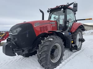 2025 Case IH Magnum 220 Image