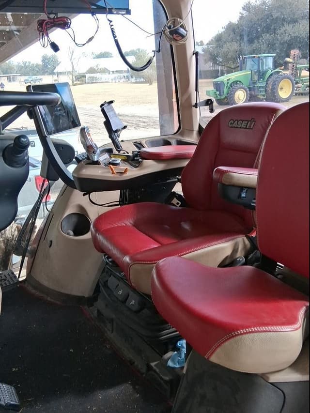 Image of Case IH Magnum 265 equipment image 3