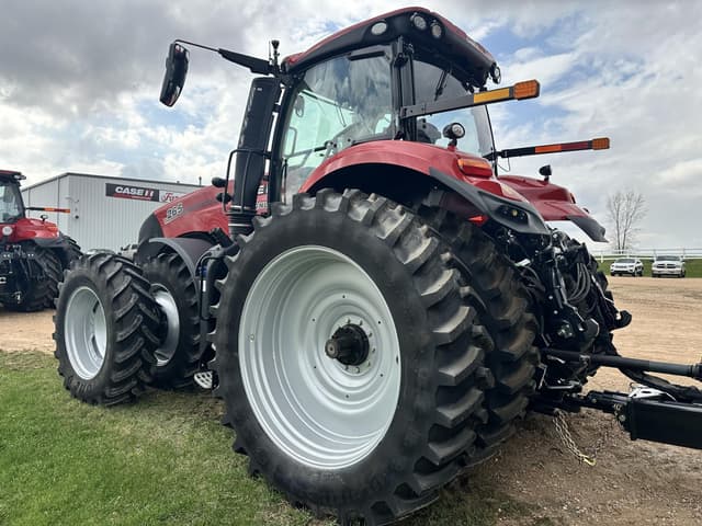 Image of Case IH Magnum 265 equipment image 2