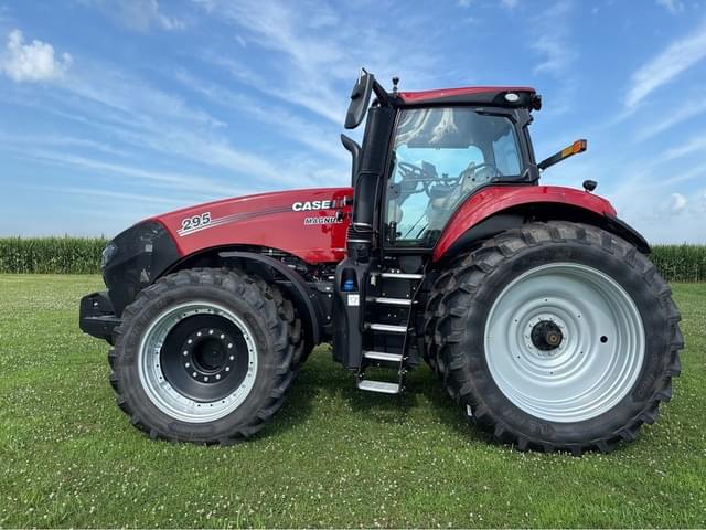 Image of Case IH Magnum 295 equipment image 1
