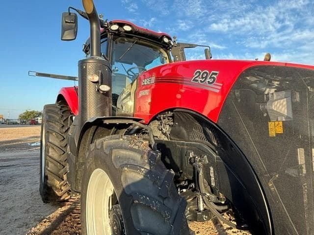 Image of Case IH Magnum 295 equipment image 2