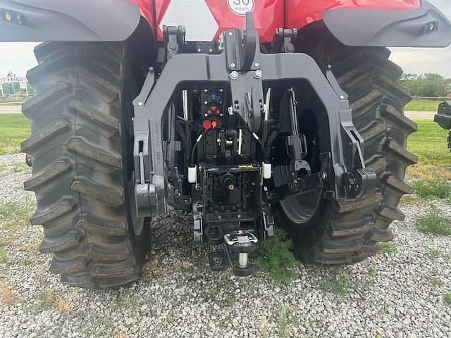 Image of Case IH Magnum 325 equipment image 4
