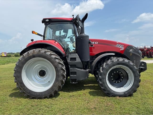 Image of Case IH Magnum 325 equipment image 1