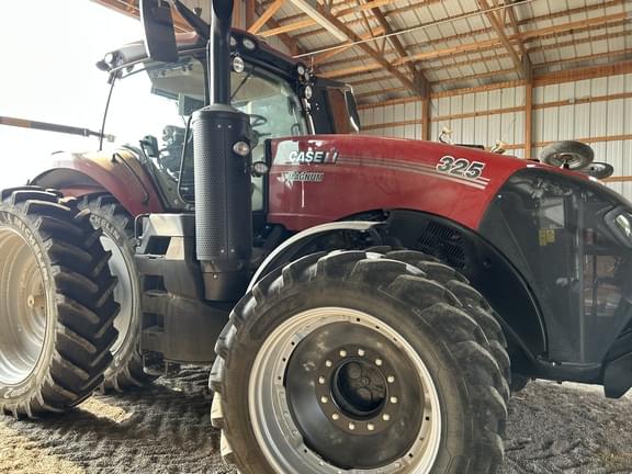 Image of Case IH Magnum 325 equipment image 2