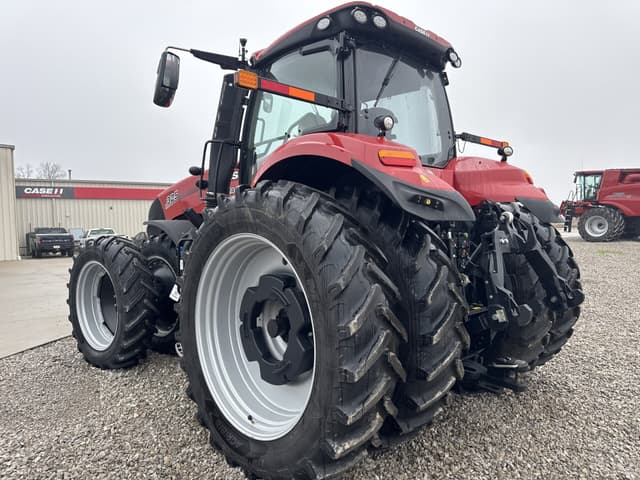 Image of Case IH Magnum 325 equipment image 4