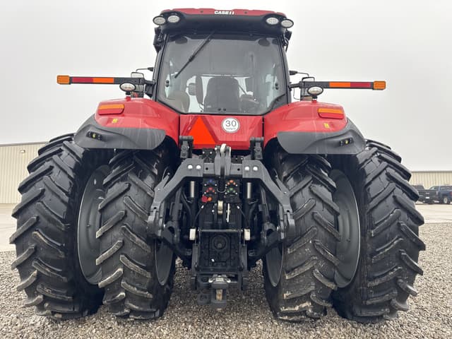 Image of Case IH Magnum 325 equipment image 3