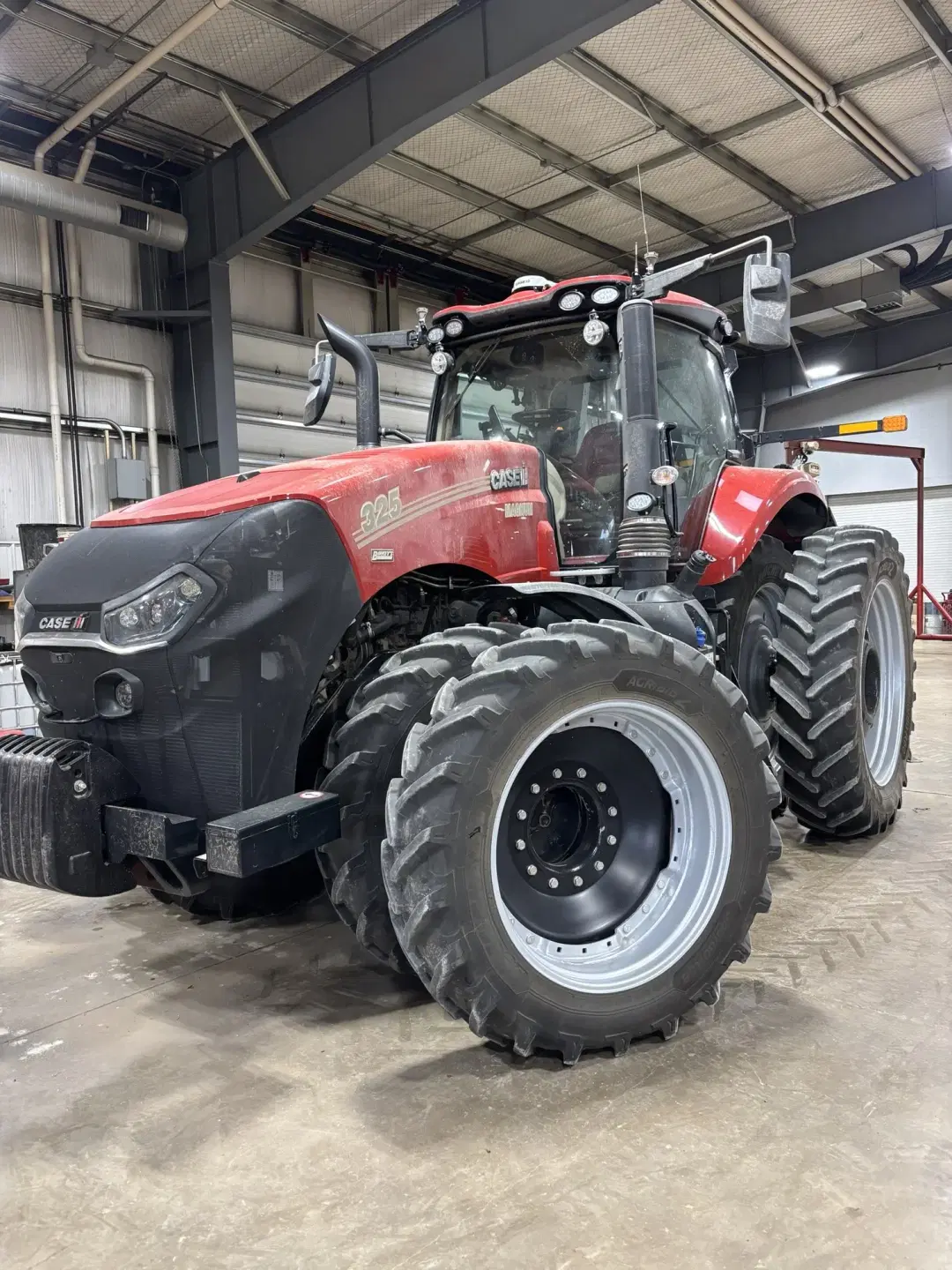 Image of Case IH Magnum 325 Primary image