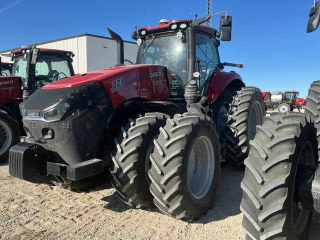 Image of Case IH Magnum 325 equipment image 1