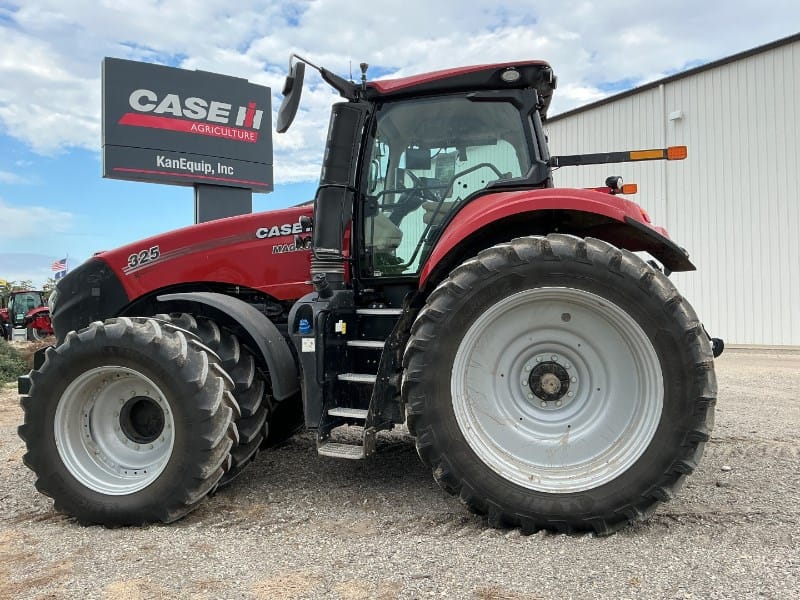 2025 Case IH Magnum 325 Equipment Image0