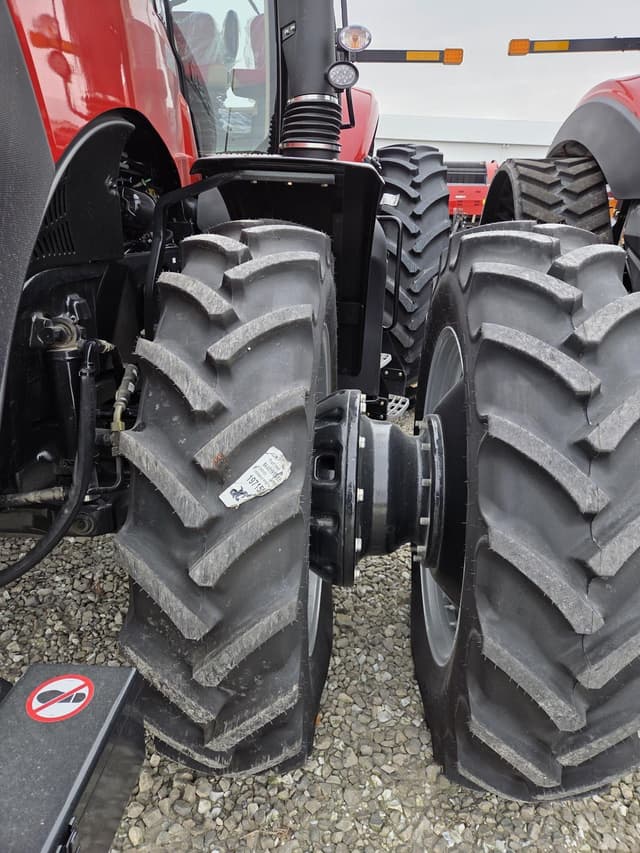 Image of Case IH Magnum 355 equipment image 4