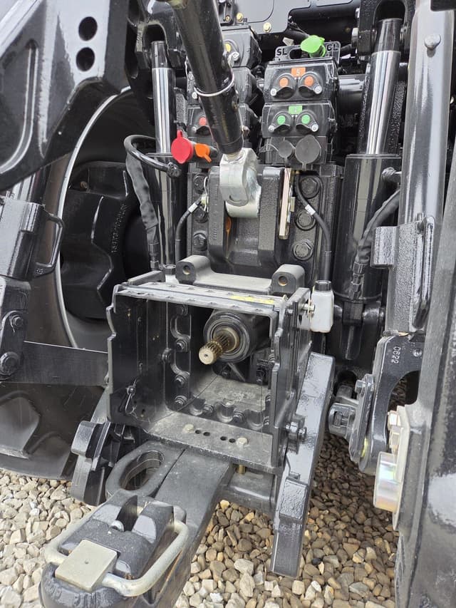 Image of Case IH Magnum 355 equipment image 3