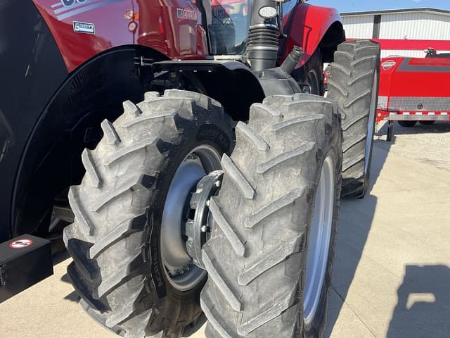 Image of Case IH Magnum 355 equipment image 3