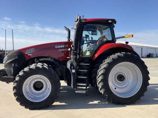 Image of Case IH Magnum 355 equipment image 1