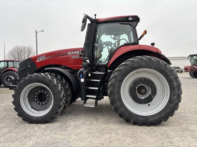 Image of Case IH Magnum 355 equipment image 4