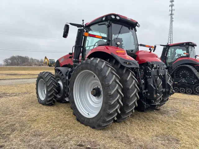Image of Case IH Magnum 355 equipment image 4