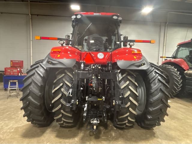 Image of Case IH Magnum 385 equipment image 2