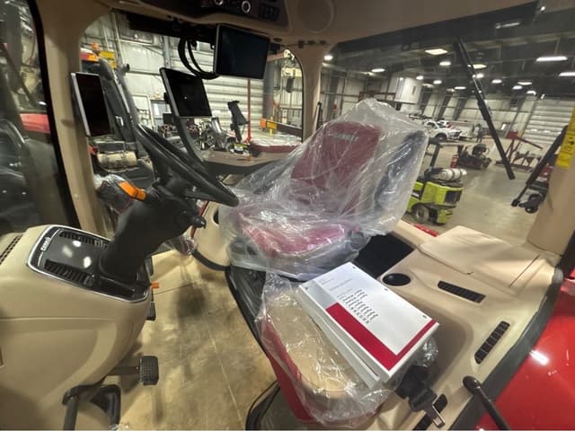 Image of Case IH Magnum 385 equipment image 3