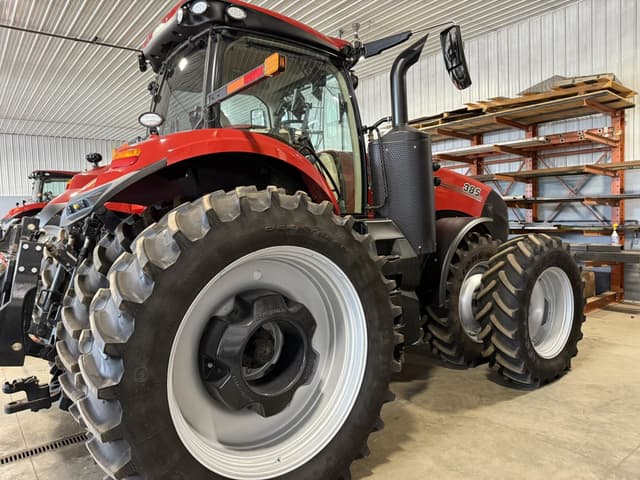 Image of Case IH Magnum 385 equipment image 2