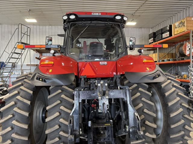Image of Case IH Magnum 385 equipment image 1