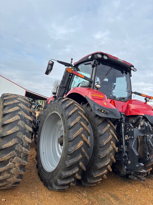 Image of Case IH Magnum 385 equipment image 3