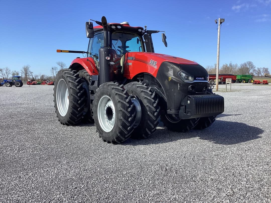 Image of Case IH Magnum 385 Primary image