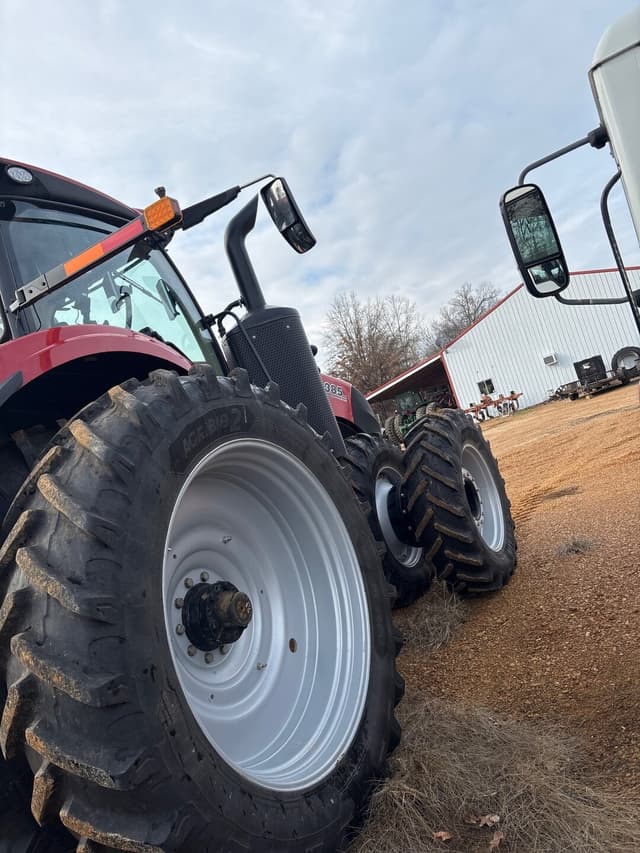 Image of Case IH Magnum 385 equipment image 2