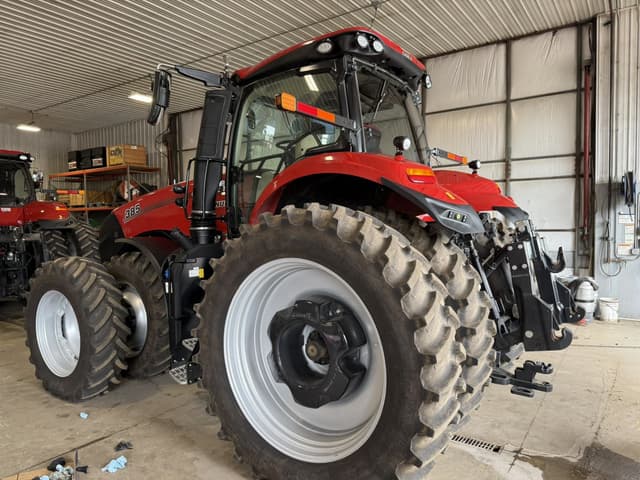 Image of Case IH Magnum 385 equipment image 3