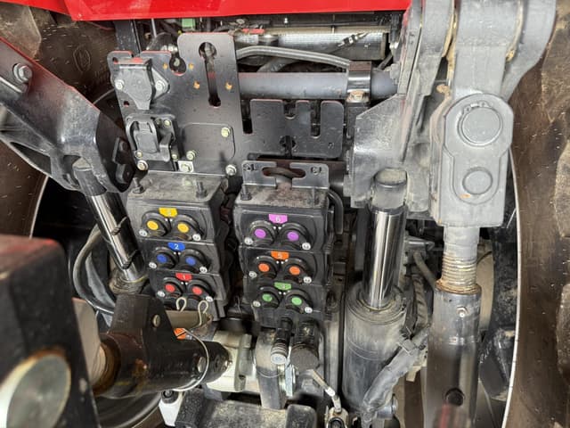 Image of Case IH Magnum 385 equipment image 4