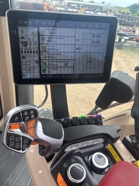Image of Case IH Magnum 385 equipment image 2
