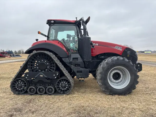 Image of Case IH Magnum 385 Rowtrac equipment image 1