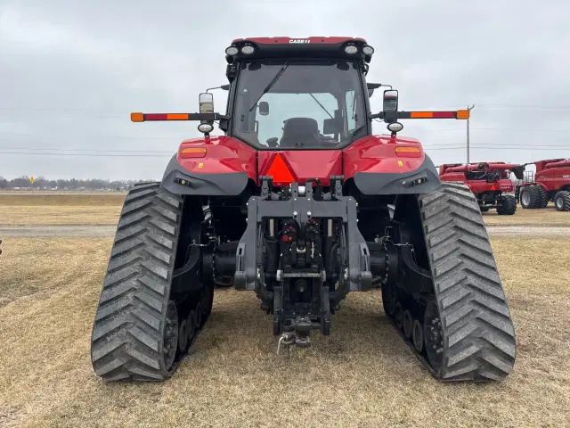 Image of Case IH Magnum 385 Rowtrac equipment image 3